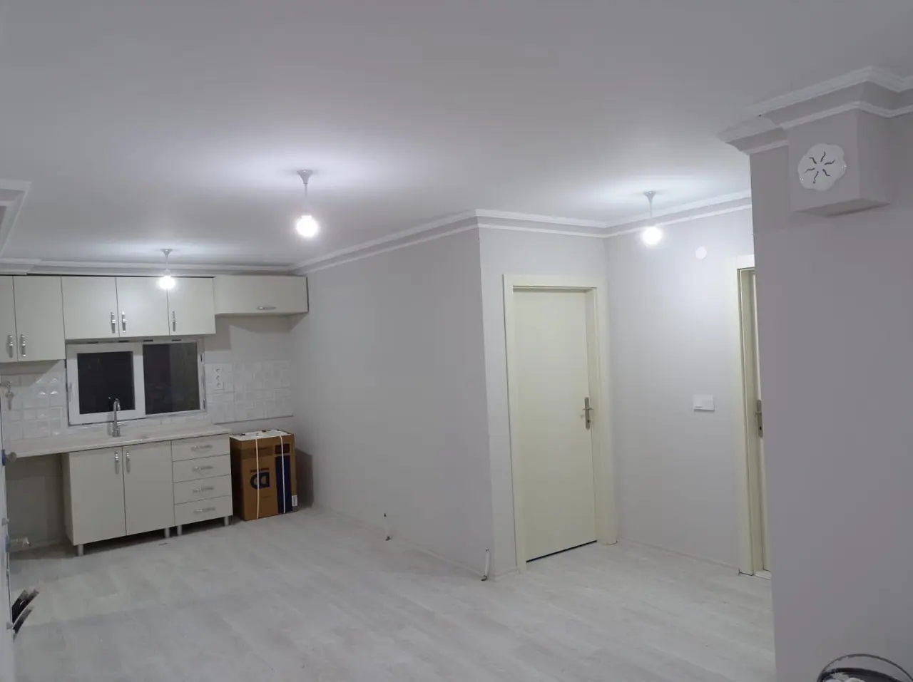 100 m² Çelik Ev: mutfak tezgahı ve dolapları
