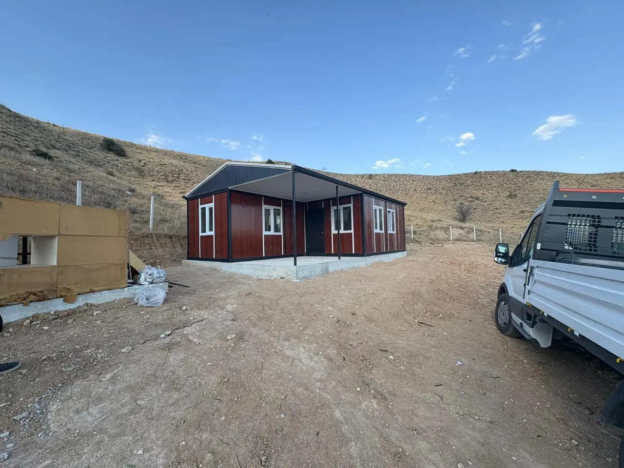 56 m² Modüler Ev: yol tarafından veranda görünümü