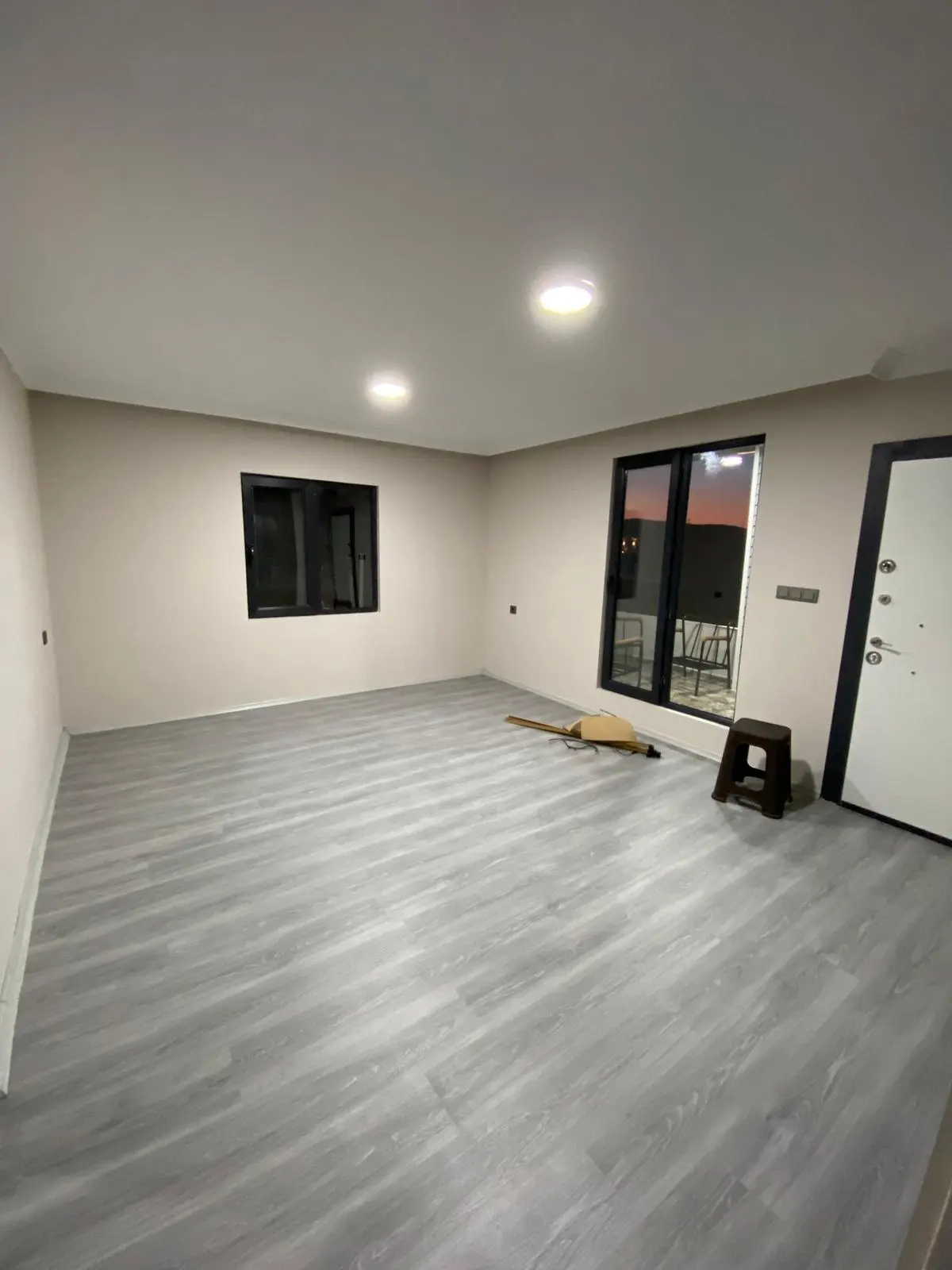 75 m² Prefabrik Ev: mutfak ve iç kapı yerleşimi